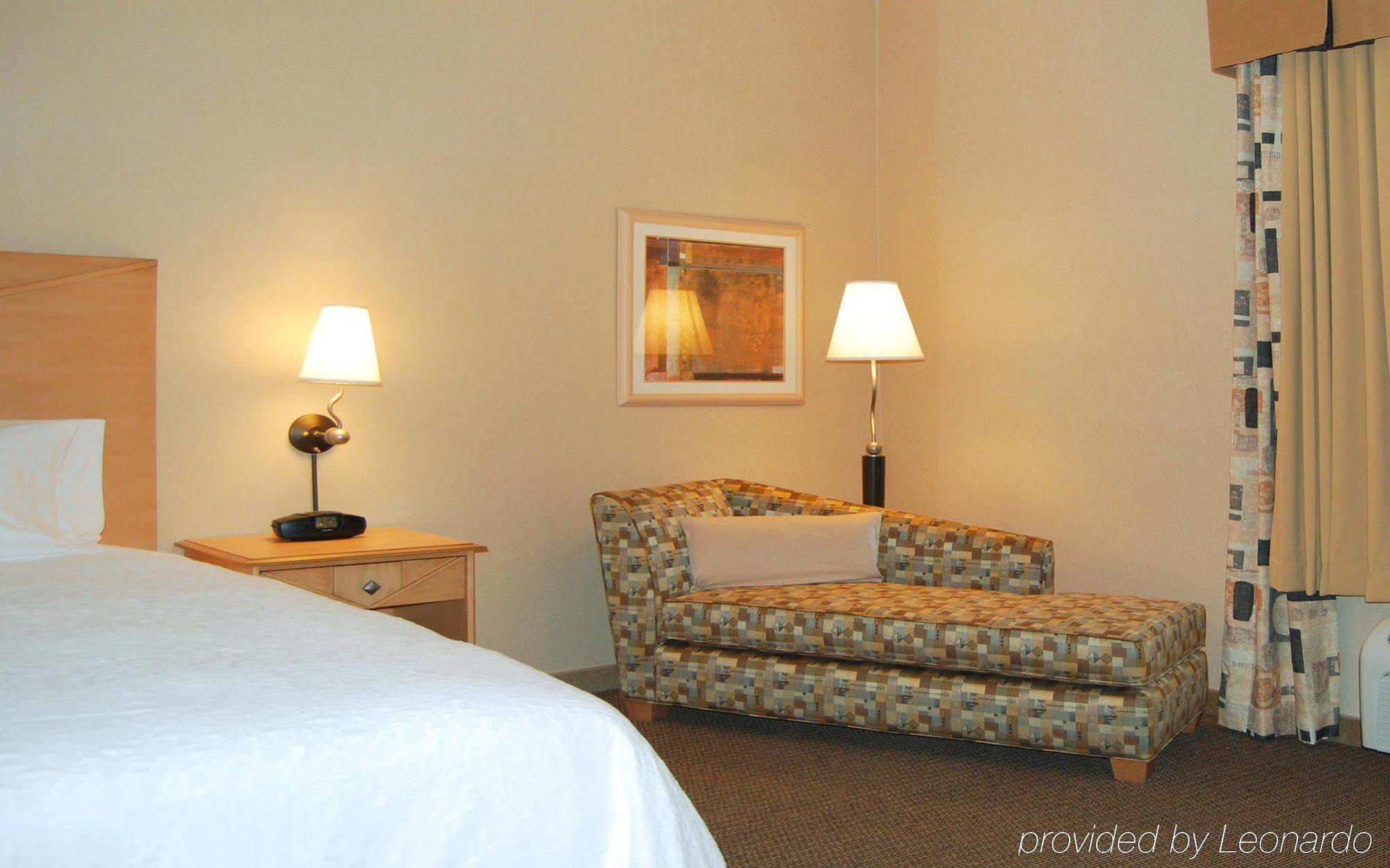 Hampton Inn & Suites Highland San Bernardino Room photo