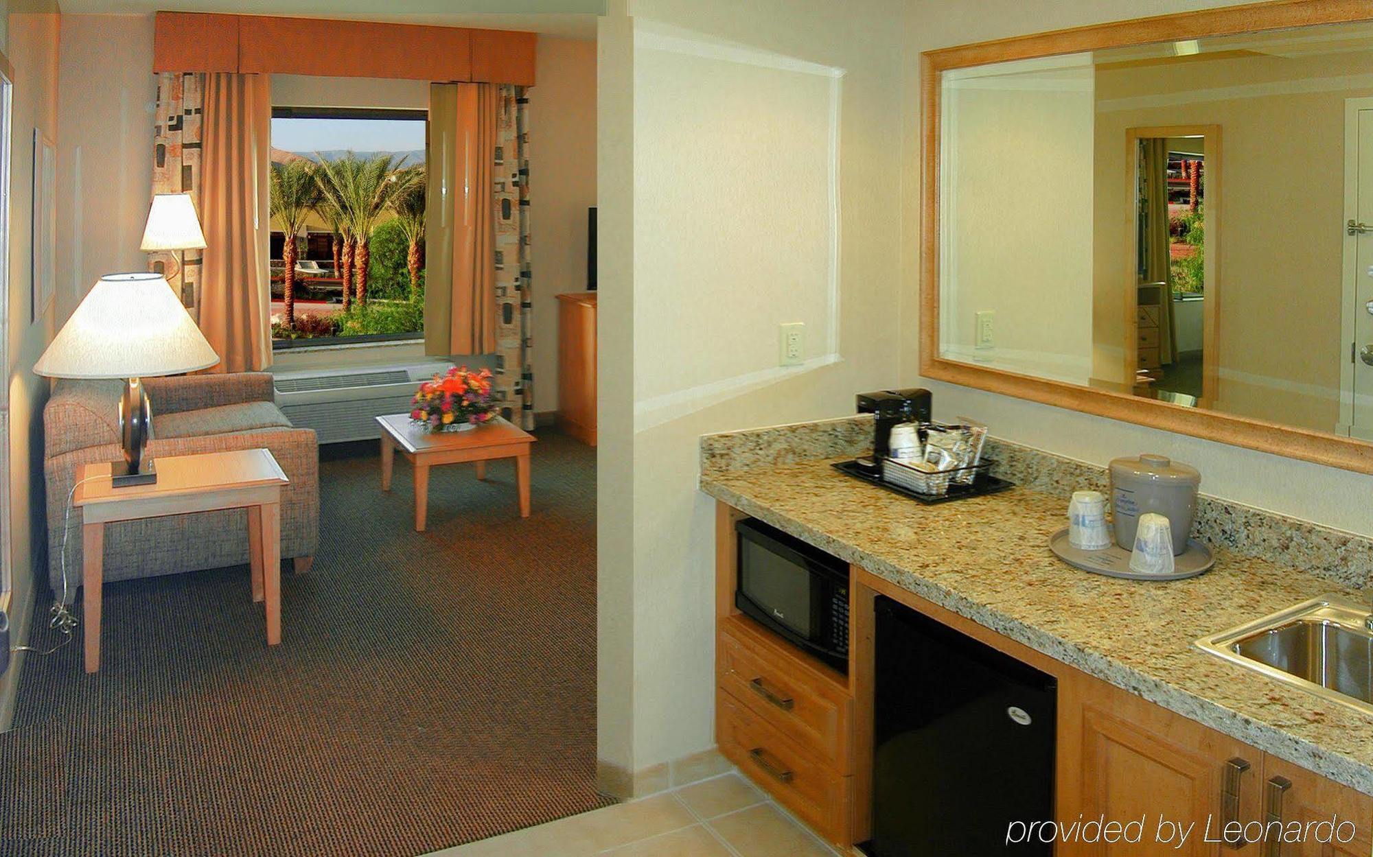 Hampton Inn & Suites Highland San Bernardino Room photo